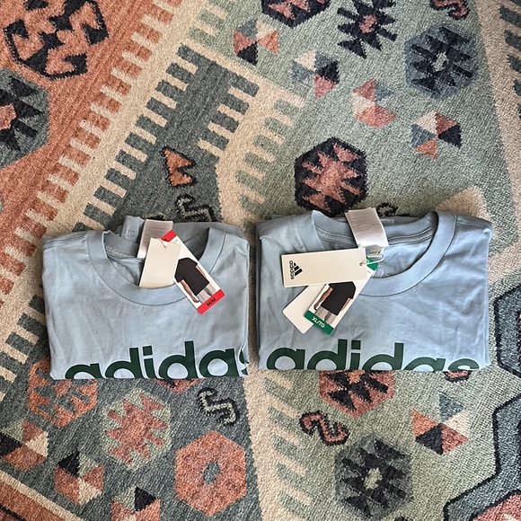 NWT • adidas • logo t-shirt - Picture 12 of 12